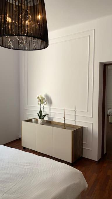 Hidden Gem Apartment In The Center Of The City Brasov Exterior photo
