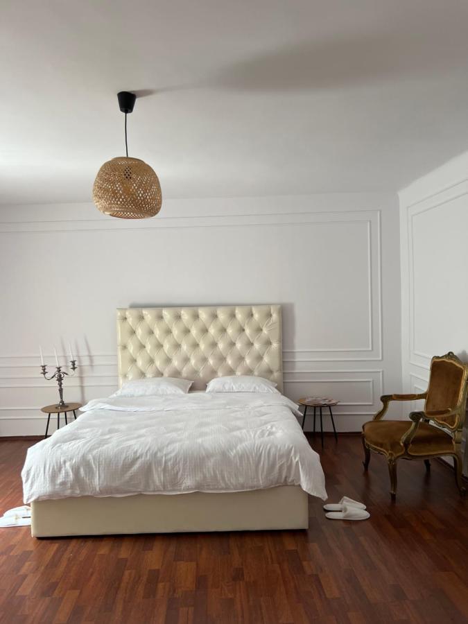 Hidden Gem Apartment In The Center Of The City Brasov Exterior photo